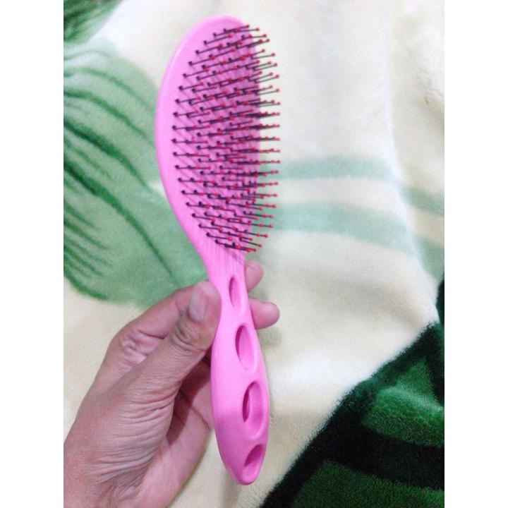 1pcs 9 inch long 4 holes Curve Pink Hair Brush with Wire Bristle for ladies Gents Glide Though Tangles With Ease For All Hair Types For Women, Men, girl and boy Wet And Dry Hair comb