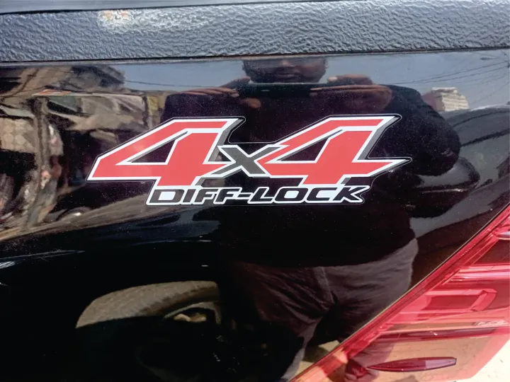 2pcs%204X4%20DIFF%20LOCK%20STICKERS%20FOR%20HILUX(OEM)%20QUALITY%20-%20Image%206