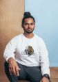 Sweatshirt with the black and white modern The king. 