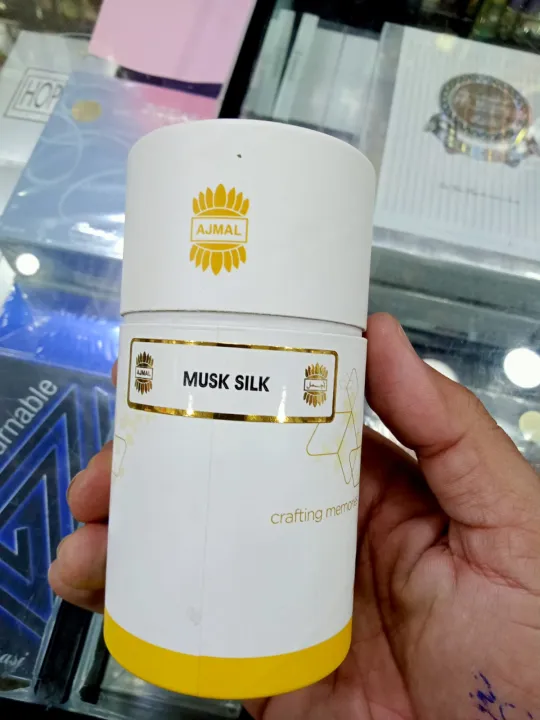 Ajmal%20Musk%20Silk%20Concentrated%20Perfume%20Oil%20Attar%20For%20Men%20&%20Women%20-%2012ML%20-%20Image%205