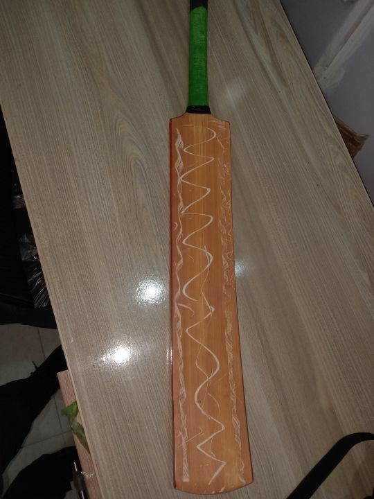 Cricket%20Bat-Made%20in%20Sialkot-Tape%20ball%20bat-Tenis%20bat-soft%20ball%20bat%20-%20Image%202