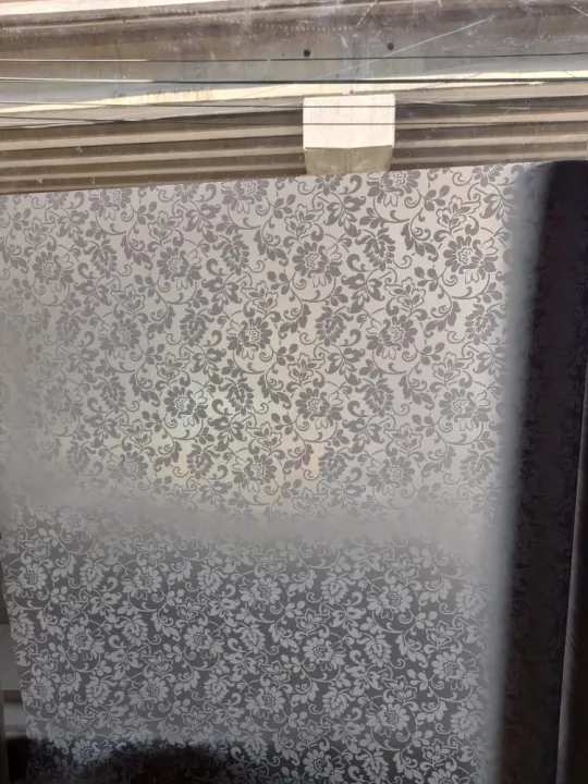 Elegant%20Floral%20Pattern%20Self-Adhesive%20Privacy%20Window%20Film%20in%20PVC%20-%20Multiple%20Sizes%20-%20Image%2010