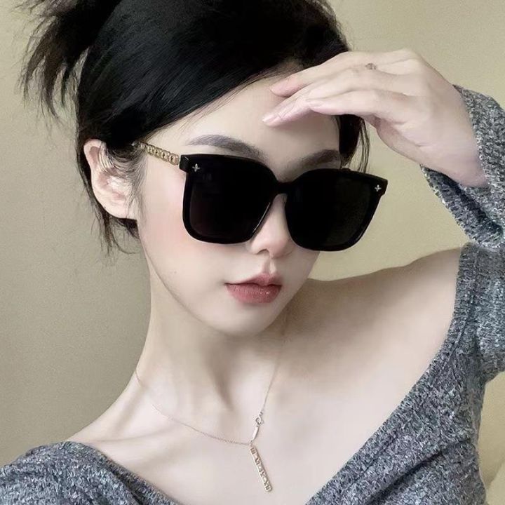 Korean%20Fashion%20UV%20Resistant%20Large%20Frame%20Gold%20Metal%20Sunglasses%20for%20Women%20Advanced%20Accessories%20Ins%20-%20Image%205