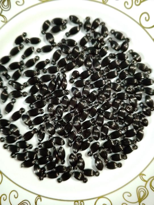 Cute%20Black%20Tiny%20Oval%20Tussle%20Pendent%20Acrylic%20Plastic%20Beads%20%E2%80%93%20Pack%20of%2040%20gms.%20Versatile%20for%20DIY%20Jewelry,%20Craft%20Projects,%20Dress%20Accessories,%20Home%20Decorative%20Ideas.%20-%20Image%206