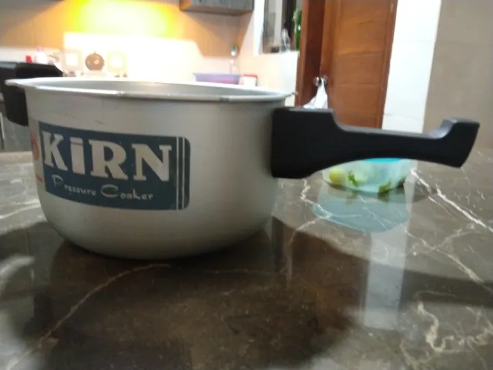 Kirn%20Falcon%20Pressure%20Cooker%20%20High-Quality%20Aluminum%20%205L%20to%2013L%20-%20Image%203