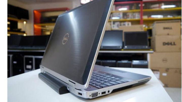 Laptop 3rd Generation DELL Latitude E6430 Intel® Core™ i5 i5-3340M Laptop 35.6 cm (14") HD+  / 8 GB DDR3-SDRAM /  256GB SSD / Windows 10 Professional Black, Silver