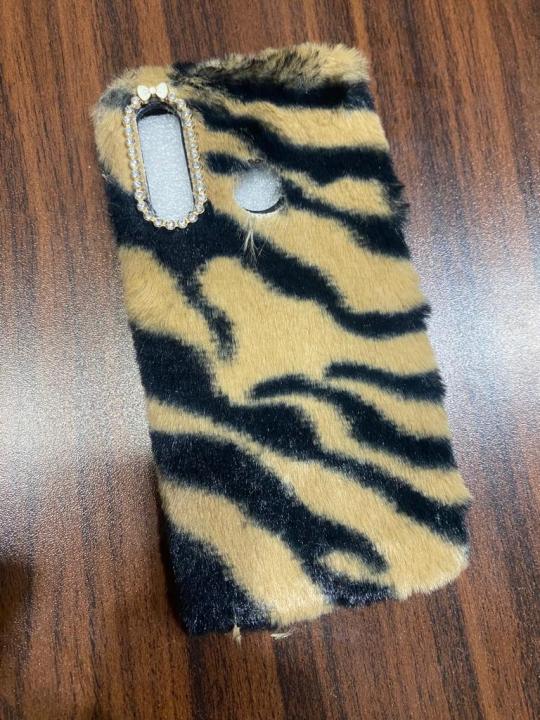 Huawei%20P30%20Lite%20Luxury%20Design%20Phone%20Case%20Fashionable%20Fluffy%20Warm%20Mobile%20Phone%20Protective%20Case%20Cover%20-%20Image%206