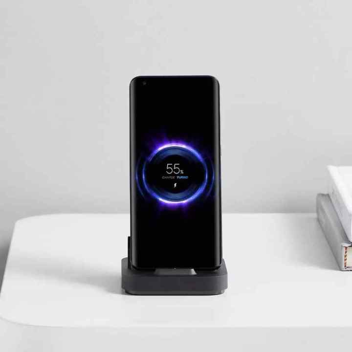 Xiaomi%20Mi%20Wireless%20Power%20Bank%2030W%20Vertical%20Base%20Automatic%20Induction%20Wireless%20Charger%20Wired%20Wireless%2030W%20MAX%20Output%20-%20Image%203