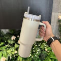 40 oz Insulated Tumbler Thermos Flask with Straw & Lid – Stainless Steel Double-Walled Thermal Mug for Hot & Cold Beverages, Ideal for Travel, Gym, and Outdoor Use. 