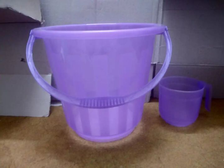 20%20Liters%20Bucket%20with%20Mug%202%20Pcs%20Bath%20Set%20Transparent%20Pure%20Plastic%20(Multicolour)%20-%20Image%202