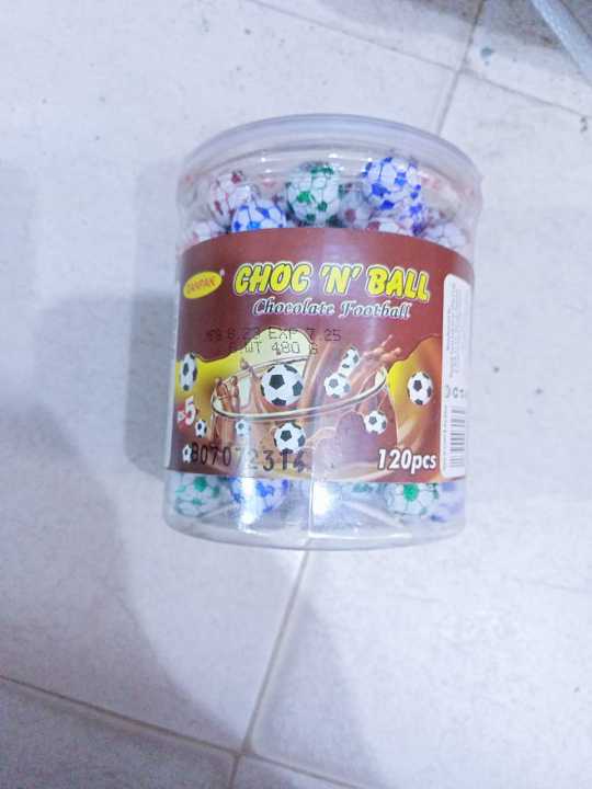CHOC%20N%20BALL%20FOOT%20BALL%20CHOCOLATE%20(120%20PCS%20JAR)%20-%20Image%204
