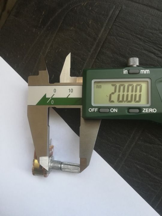 Pack%20of%2010%20-%20100K%20Ohm%20Variable%20Resistors%20Dual%20Rotary%20Potentiometer%20-%20B100K%206%20Pin%20volume%20controls%20on%20audio%20equipment%20-%20Image%205
