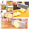 Crinkle Cut Potato/Chip/Fruit/Vegetable Wavy Blade Cutting Knife with Wooden Handle/French Fry Potato Cutter. 