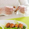 Disposable Plastic Gloves (Pack of 100) Food Prep Gloves Food Safe Disposable Gloves, Food Handling, Transparent. 