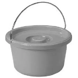 Commode%20%20Bucket%20Commode%20pot%20round%20Commode%20Wheelchair%20bowl%20Round%20with%20Handle%20and%20Lid%20-%20Image%204
