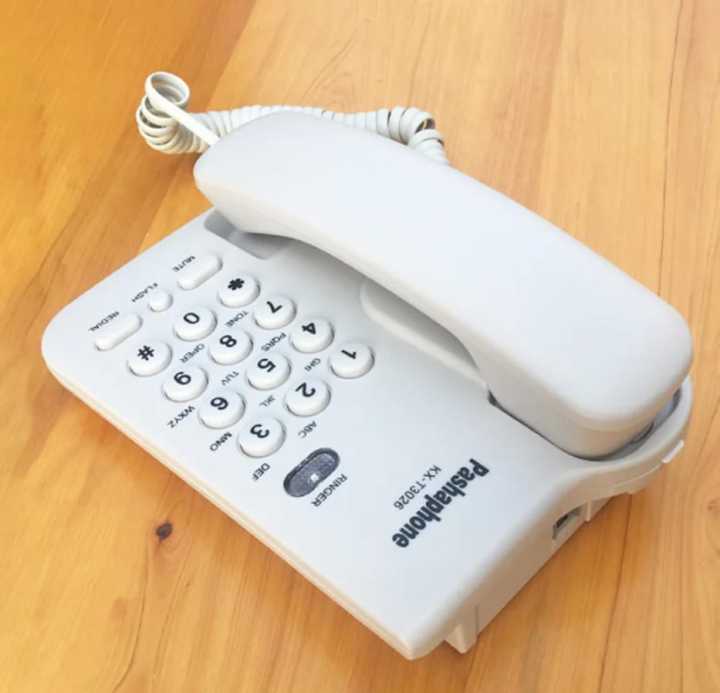 Telephone%20Set%20Landline%2030%20Days%20Warranty%20%20Home%20Hotel%20Wired%20Office%20Landline%20Phone%20Redial%20Flash%20and%20Pre%20Dialing%20Function%20Wall%20Mountable%20Black%20Or%20White%20-%20Image%204
