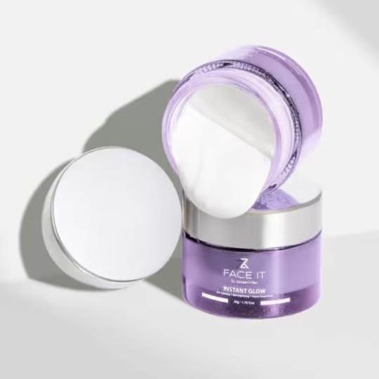 Instant%20Glow%20Cream%20with%20Licorice%20Extract%20Alpha%20Arbutin%20and%20Kojic%20Acid%20Brightening%20Moisturizer%20for%20Even%20Skin%20Tone%20and%20Radiant%20Complexion%20-%20Image%203