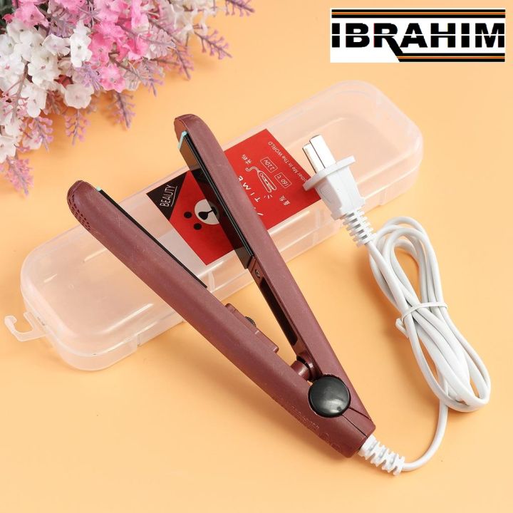 Ibrahim%20Mall%20Mini%20Hair%20Straightener,hair%20%20Curler,%20Flat%20Iron,%20Mini%20Hair%20Straightner%20for%20Travel,%20Best%20quality%20straightening%20for%20gifts,%20traveling%20and%20outings,%203%20in%201%20mini%20hair%20straightener%20and%20curler%202%20in%201,%20Inliner,%20Professional%20Curler,%20Crimper%20-%20Image%207