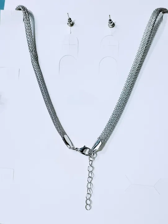 Elegant%20Metal%20Necklace%20&%20Earrings%20Set%20for%20Women%20%E2%80%93%20Stylish%20Designer%20Pendant%20Necklace%20-%20Necklace%20and%20Earrings%20-%20Image%202