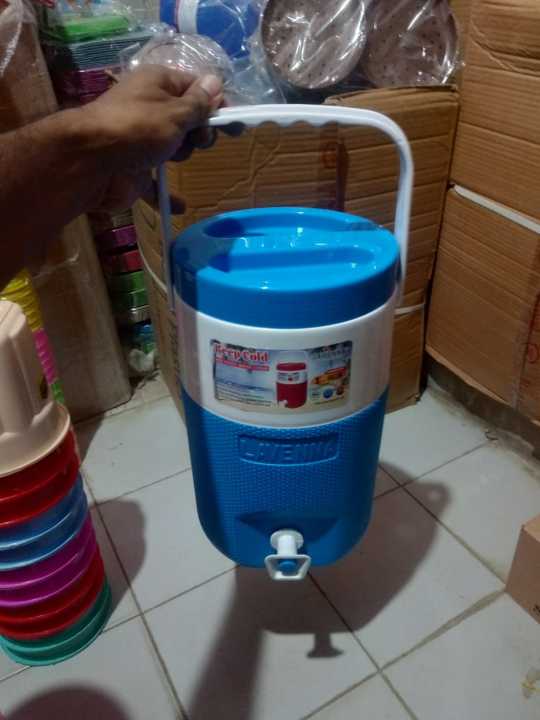 Insulated%20Small%20Water%20Dispenser%20Picnic%20Travel%20Water%20Cooler%204.5%20Liters%20-%20Image%2010