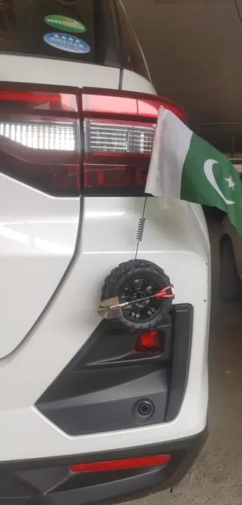 Pakistan%20Flag%20with%20Car%20Tyre%20Antenna%20-%20Image%206