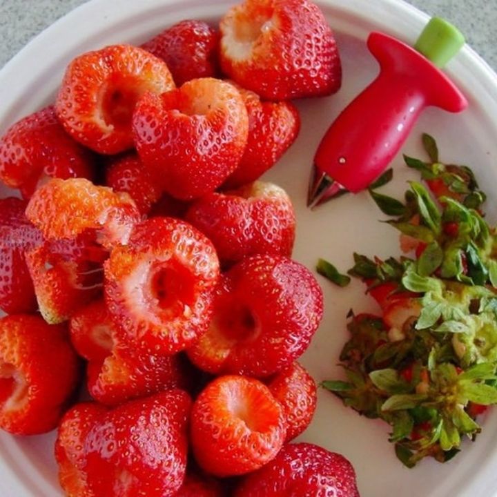 Strawberry%20Slicer%20Corer%20Strawberries%20Huller%20Leaf%20Stem%20Remover%20Fruits%20Cleaning%20And%20Cutting%20Gadget%20Kitchen%20Aliquot%20Cutter%20Tools%20-%20Image%206