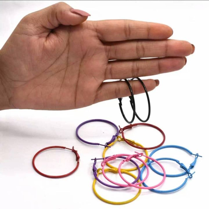 Pairs%20of%206%20Multicolor%20Round%20Hoop%20Earrings%20For%20Women%20and%20Girls%20-%20Image%206