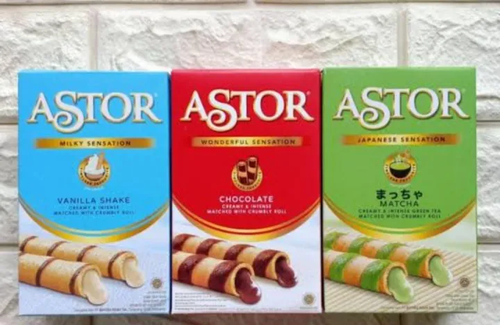 Astor Wafers Japanese sensation ,matcha, creamy & intense flavors matched with crumbly rolls , available in three different flavours : chocolate , vanilla and green tea, 40 grams .