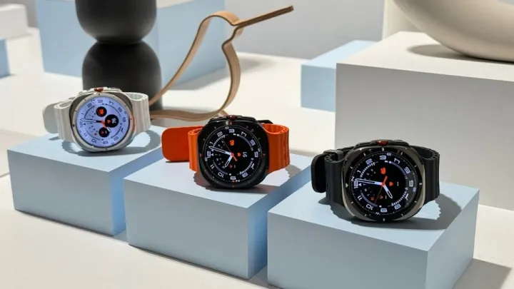 GT7 Ultra Smart Watch 1.52" HD Display – Bluetooth Calling, Fitness ...