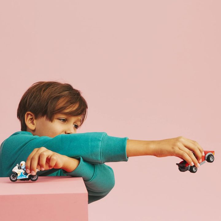 LEGO%20City%20Police%20Bike%20Car%20Chase%2060392%20-%20Image%206