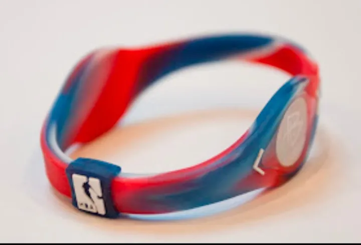 Power%20Balance%20Silicone%20Wristband%20Energy%20Sports%20Bracelet%20Pack%20Of%201%20-%20Image%204