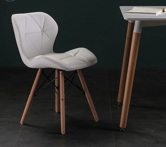 Elegant%20Modern%20Dining%20Chair%20with%20Wooden%20Legs%20and%20Polypropylene%20Molded%20Seat%20-%20New%20-%20Image%209