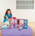 Barbi Dollhouse Portable 1-Story Playset With Pool. 