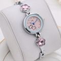 Women's Quartz Watch Bangle Wtyle Color Diamond Watches Small Dial Schoolgirl Bracelet Watch Gold Silver Watch Chain. 