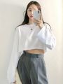 DROP SHOULDER OVERSIZED CROP TEE-WHITE. 
