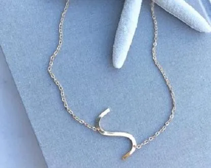 Silver%20Stainless%20%20S%20%20Alphabet%20Locket%20with%20Chain%20For%20Girls%20-%20Image%204