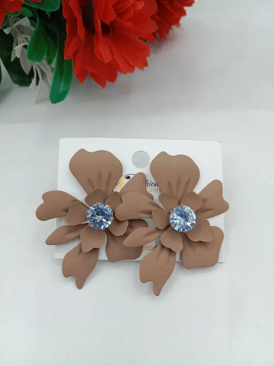 Trendy%20Flower%20Royal%20Elegant%20Earring%20Beautiful%20Design%20For%20Girls%20&%20Woman%20-%20Image%208