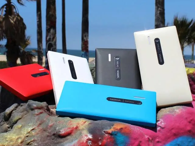 Nokia%20Lumia%20928%20Original%20Smartphone%20%F0%9F%93%B1%20%7C%204.5"%20PureMotion%20HD+%20AMOLED%20Display%20%F0%9F%93%BA%20%7C%208.7MP%20PureView%20Camera%20with%20Xenon%20Flash%20%F0%9F%93%B8%20%7C%2032GB%20Storage%20%7C%20PTA%20Approved%20-%20Collector's%20Edition%20%E2%9C%A8%20-%20Image%205