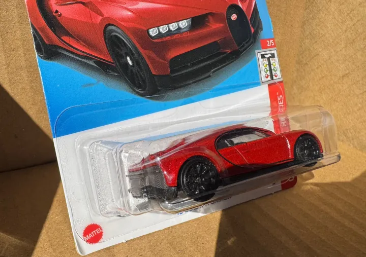 Hot%20Wheels%20'16%20Bugatti%20Chiron%20-%20Image%205