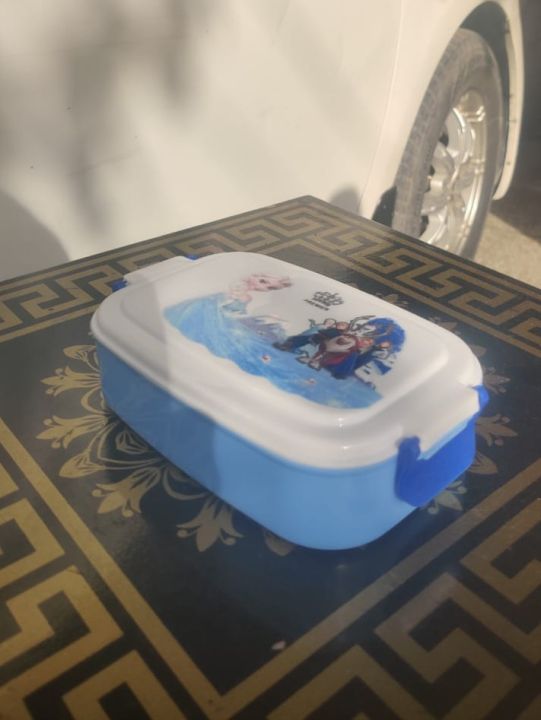 Lunch%20Box%20for%20school%20Kids%20Tiffin%20Box%20For%20School%20boys%20and%20girls%20Lunch%20Box%20with%20portions%20and%20spoon%20-%20Image%202