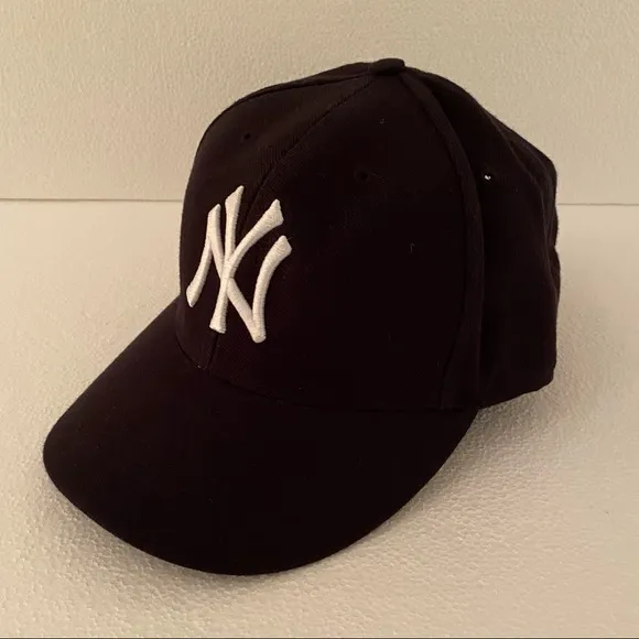 Trendy%20Black%20NY%20Cap%20For%20Boys%20Premium%20Quality%20-%20Image%202