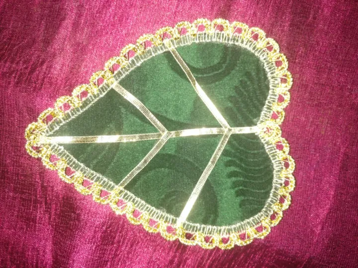 1pcs%20Green%20Pan%20Patta%20for%20Mayon%20Mehndi%20%20Rasam%20bridal%20Groom%20%20Mayoon%20Rasm%20e%20Hina%20Leaf%20for%20Girl%20Boy%20Women%20Men%20%20Mayoon%20Beautiful%20soft%20Velvet%20Paan%20patta%20-%20Image%2010