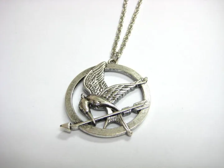 Hunger%20Game%20Pendant%20Necklace%20Silver%20-%20Image%204