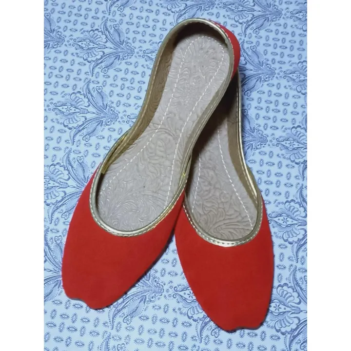 Khussa%20for%20woman/%20Ladies%20Khussa/%20Khussa%20for%20Girl/Red%20Khussa/%20Desi%20Khussa%20-%20Image%202