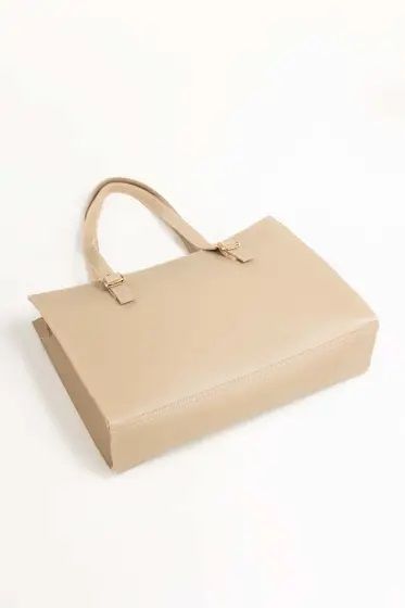 Elegant%20Beige%20Leather%20Tote%20Bag%20-%20Image%203