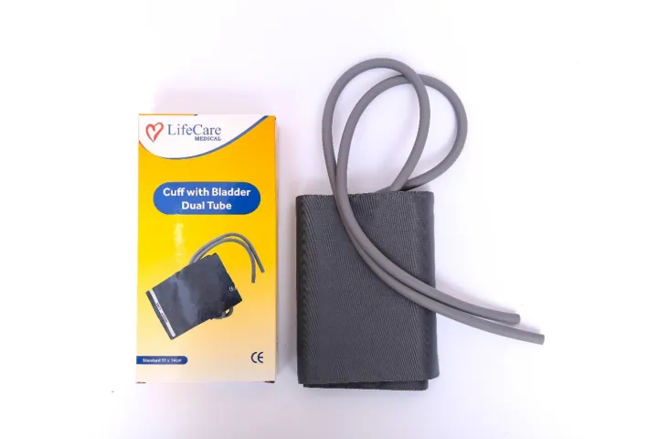 Ucheck%20Life%20Care%20BP%20Monitor's%20Cuff%20With%20Bladder%20With%20Dual%20Tube%20Connectors%20(51%20x%2014%20cm)%20-%20Image%203