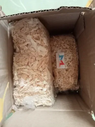 Wood%20Shavings%20(Natural%20Nesting%20Material)%20for%20Birds,%20Parrots%20&%20Small%20Pets%20%7C%20Pack%20of%204%20%7C%20Soft,%20Original%20Pet%20Bedding%20for%20Nests%20-%20Image%203