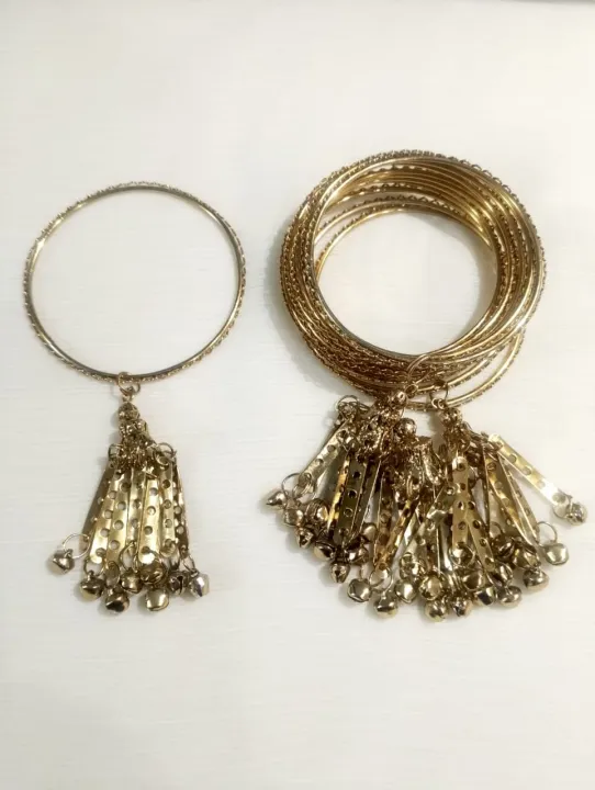 Bangles%20Sets%20with%20Hanging%20Charms%20%7C%20Traditional%20Pakistani%20Jewelry%20for%20Weddings%20&%20Festivals%20-%20Image%208