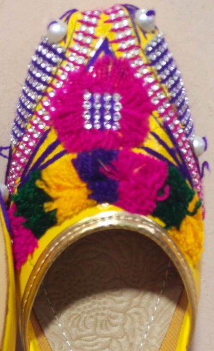 Multi%20color%20chappal%20for%20ladies%20-%20Image%203