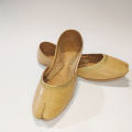 Simple Leather Handmade Khussa With Machine Embroidery. 